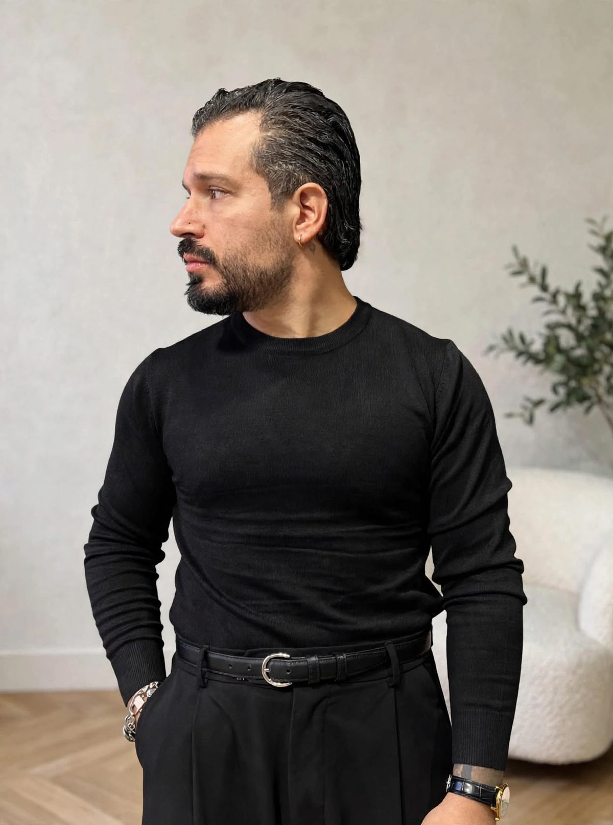 MAGLIA GIROCOLLO IN FILO NERA