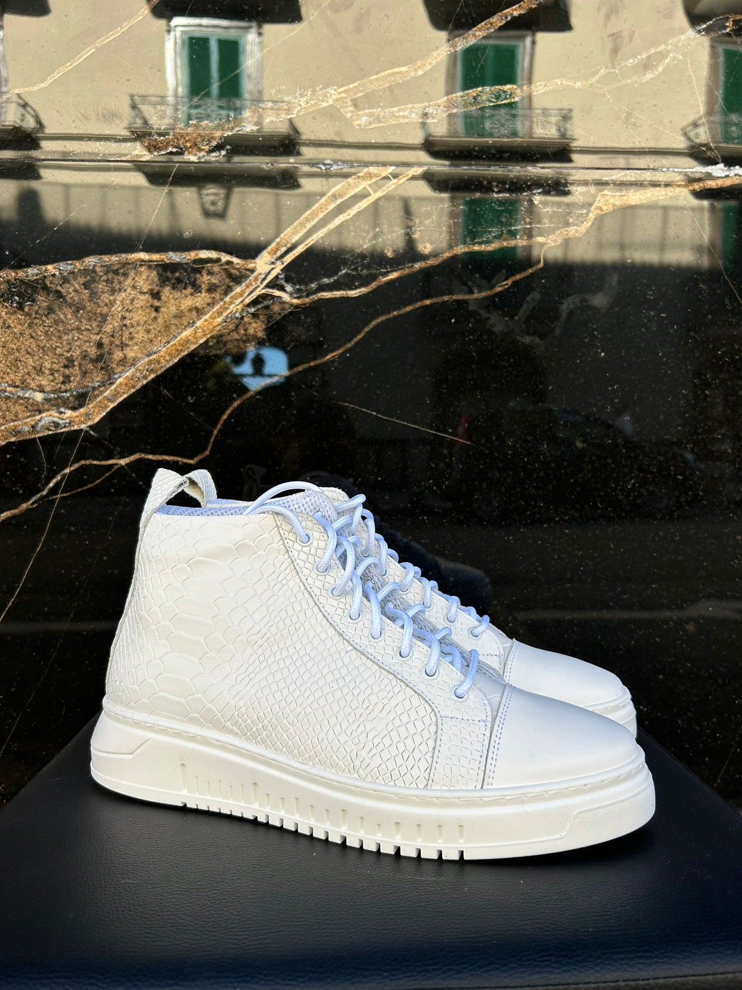 Sneakers High Python