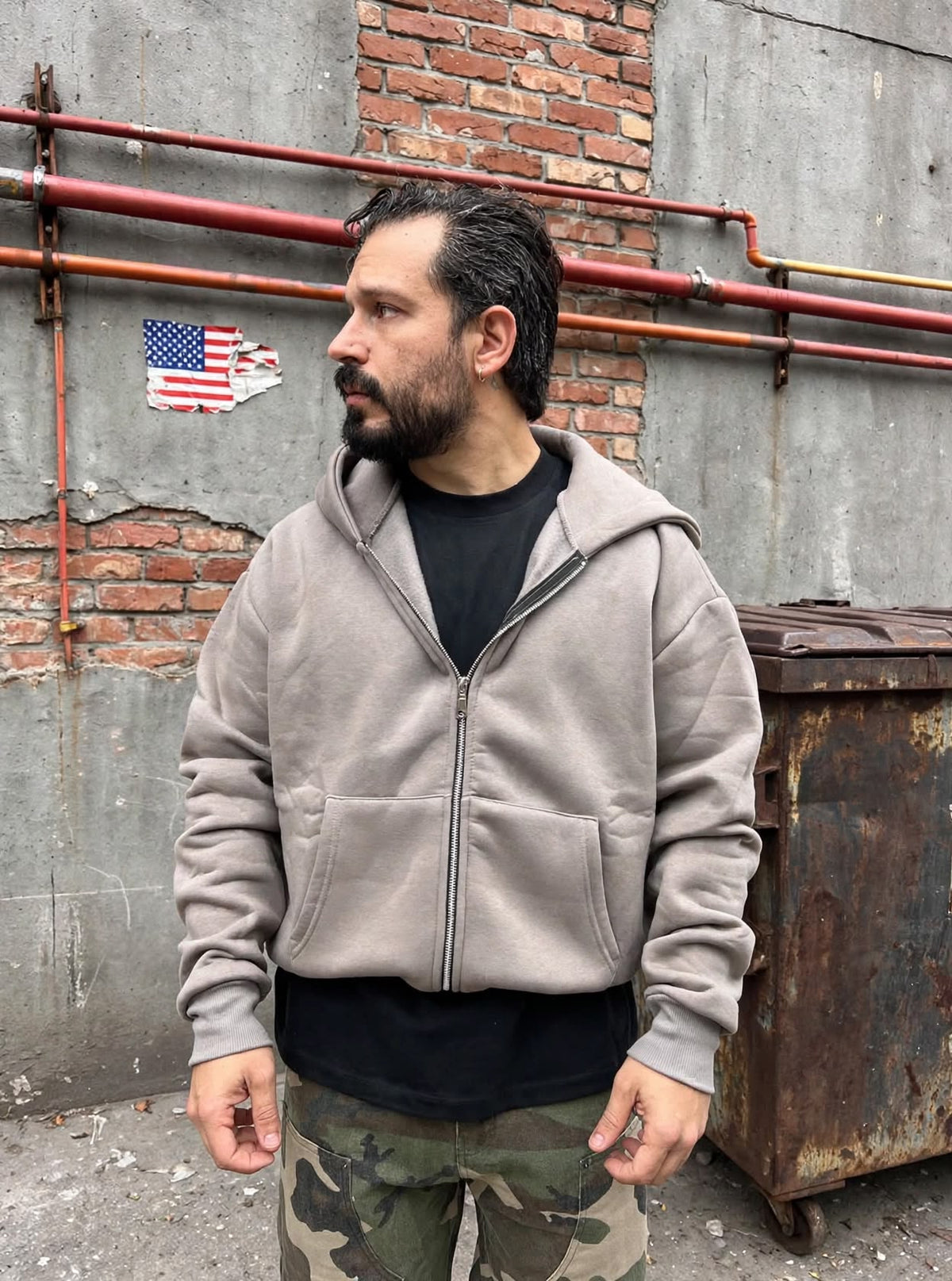 FELPA CROP CON ZIP FERRO
