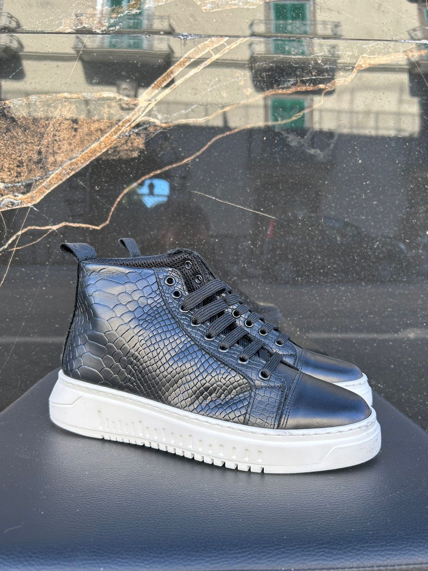 Sneakers High Python